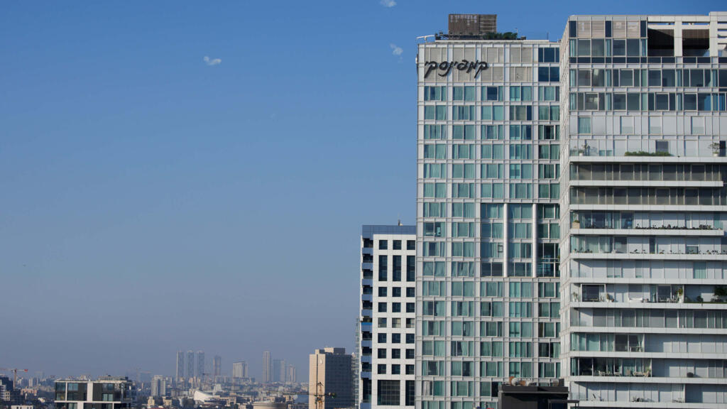 Video thumbnail for Israel shuts down following war flare-up with Iran