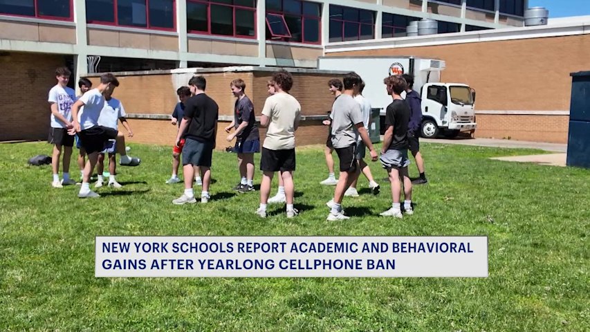 Video thumbnail for Gov. Hochul releases results after first year of the state's phone-free schools policy