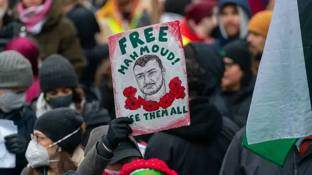 'Video thumbnail for Hundreds in New York demand release of Mahmoud Khalil who faces deportation'