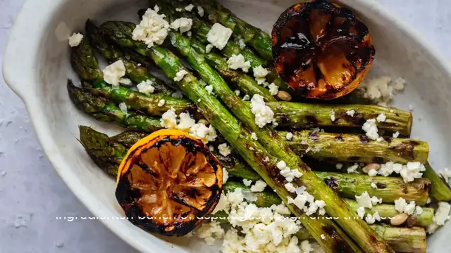 Video thumbnail for Lemon and Feta Grilled Asparagus Recipe