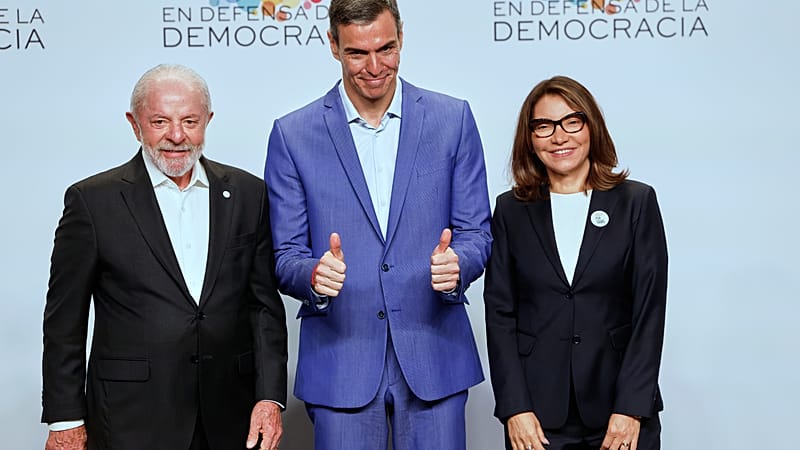 Video thumbnail for Brazil's Lula slams UN Security Council at progressive leaders' summit in Spain