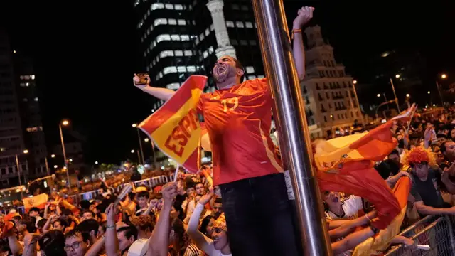 Video thumbnail for 'Absolute joy spilling out' for Spain's 'new golden generation' of football