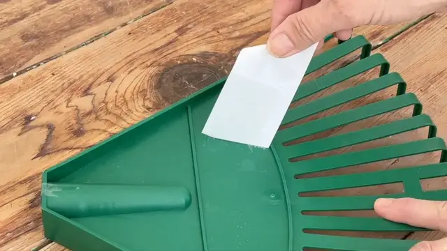 Video thumbnail for Grab a Dollar Store rake for this BRILLIANT storage hack!