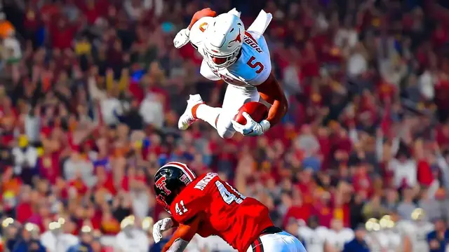 Video thumbnail for Viral College Football Moments