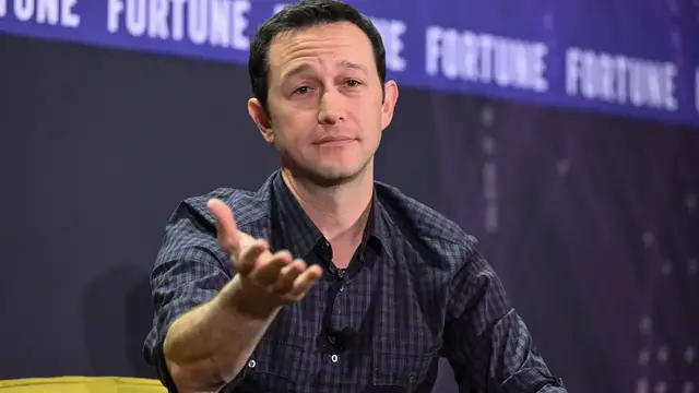 Video thumbnail for The Artist and the Algorithm