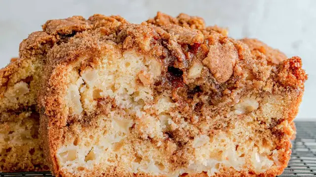 Video thumbnail for Apple Cinnamon Swirl Loaf Recipe