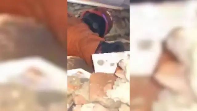Video thumbnail for Venezuela: Rescuers pull dog alive from Venezuela earthquake rubble after five days.