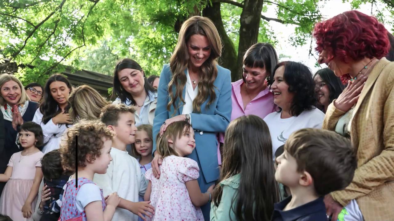 Video thumbnail for Catherine, Princess of Wales, cheered by crowds on comeback tour in Italy.