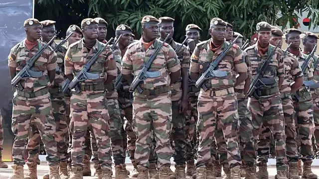 Video thumbnail for Warring parties in Mali committing serious rights abuses, HRW report finds