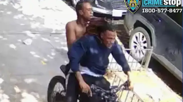 Video thumbnail for NYPD releases photos of men wanted in stabbing, robbery of off-duty detective in Norwood