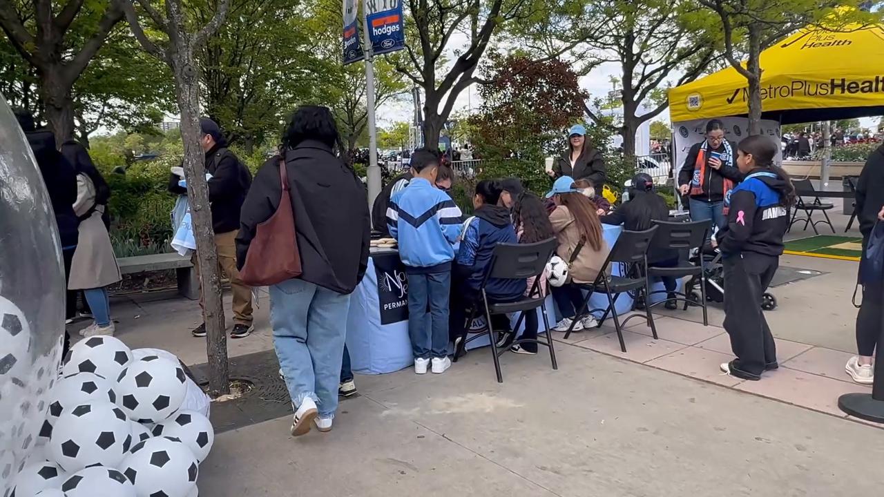 Video thumbnail for US: Fans Before NYCFC VS DC UNITED-MLS 7.