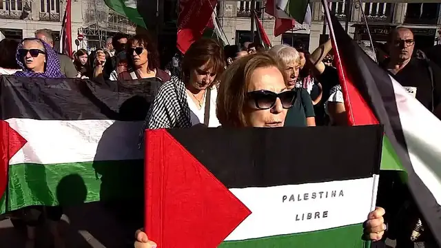 'Video thumbnail for Demonstrators in Spain call for full arms embargo on Israel'
