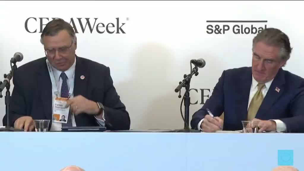 Video thumbnail for Us and French TotalEnergies reach $1 billion deal to end wind farm project