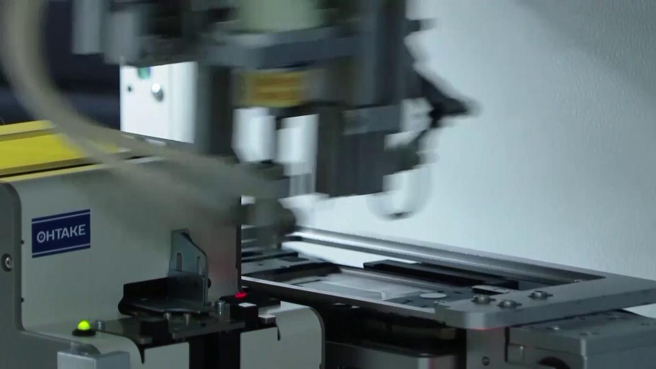 Video thumbnail for India: Economy shows 7.7 percent GDP growth in New Delhi.