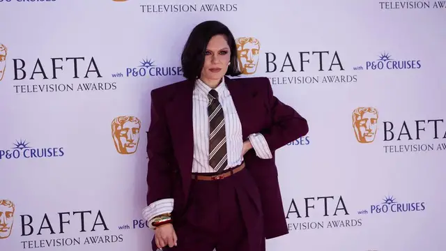 Video thumbnail for UNCAPTIONED: Jessie J reveals 'sad' split from Chanan Safir Colman.