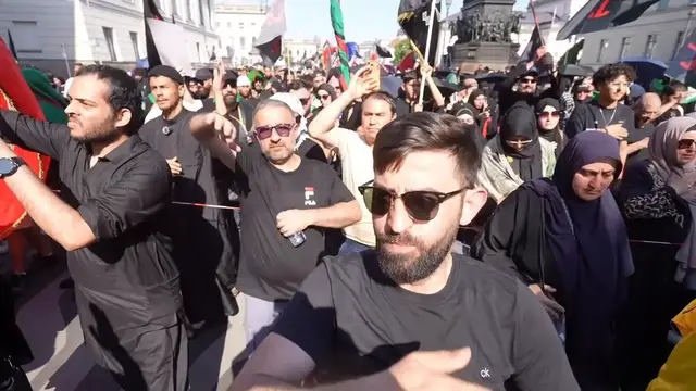 Video thumbnail for Germany: Shia Muslims hold Muharram mourning procession in Berlin.