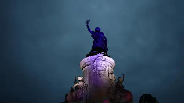 Video thumbnail for Dancers perform emotional choreography at 2015 Paris terror attack commemoration