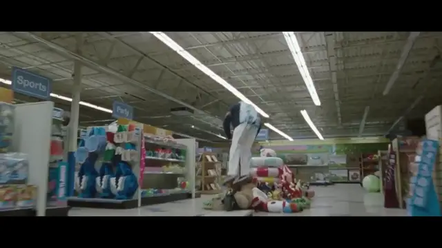 'Video thumbnail for Roofman: Toys 'R' Us (Featurette)'