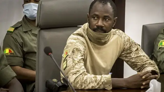 'Video thumbnail for Mali arrests 2 generals, Frenchman in alleged coup plot'