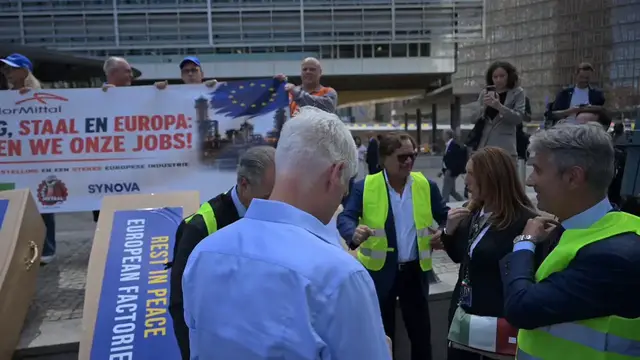 Video thumbnail for Belgium: European steel industry stages coffin protest in Brussels over low-cost imports.