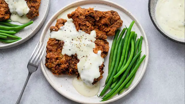 Video thumbnail for Chicken Fried Steak with Gravy Recipe
