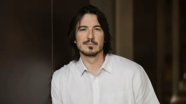 Video thumbnail for Robinhood’s new AI bots will trade stocks while you sleep