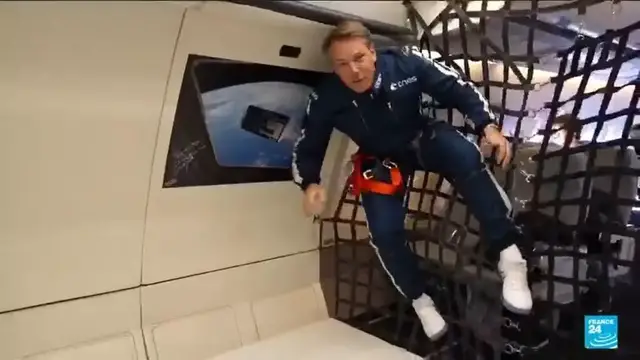 Video thumbnail for France: Scientists conduct microgravity experiments on parabolic flights