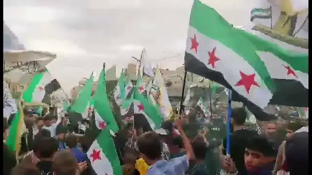 Video thumbnail for Syria: Residents gather in the Guweiran neighborhood of the city of Al-Hasakah.