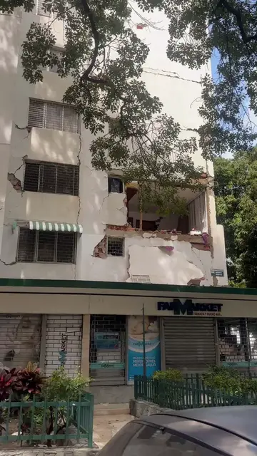 Video thumbnail for Earthquake Aftermath across Los Palos Grandes Caracas