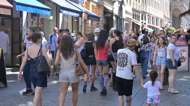 Video thumbnail for Belgium: Heat wave pushes Brussels temperatures to 42C.