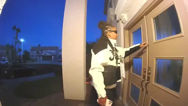 Video thumbnail for Woman Meets Biological Mom And Siblings Who She Didn't Know Existed After 29 Years | Happily TV