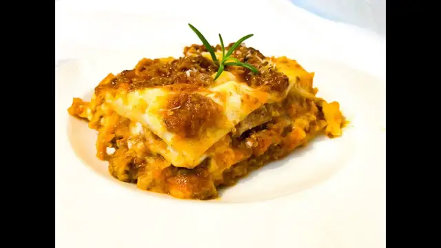 'Video thumbnail for How to make the best Lasagna bolognese!'