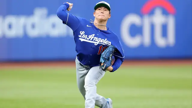 Video thumbnail for NL Futures: Cy Young Race Heats Up as Players Shine Brightly