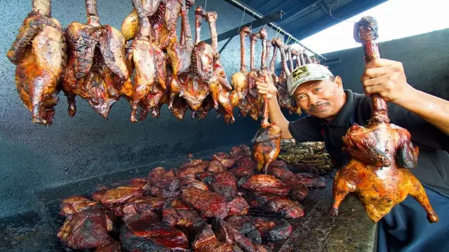 Video thumbnail for Malaysian Street Food - DUCK CURRY HEAVEN (Itik Salai) SPICY Street Food in Kuala Lumpur, Malaysia