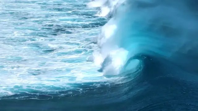Video thumbnail for New findings suggest rogue waves may be far more common than once thought