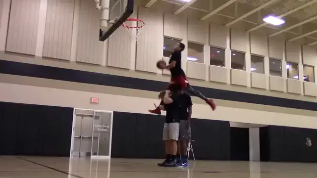 'Video thumbnail for Isaiah Rivera :: CJ :: Steven :: Dunk Session at UCF 10 Feet'