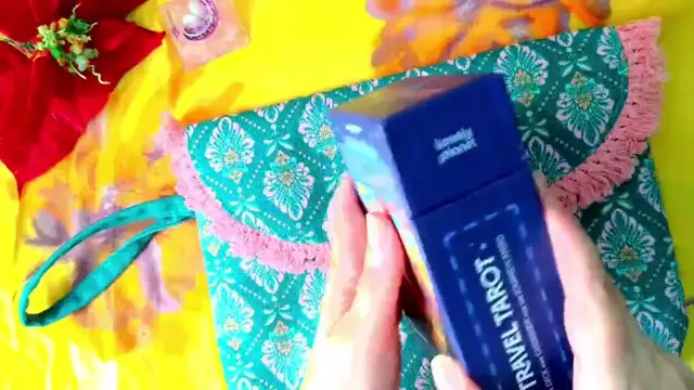 Video thumbnail for Travel tarot deck unboxing