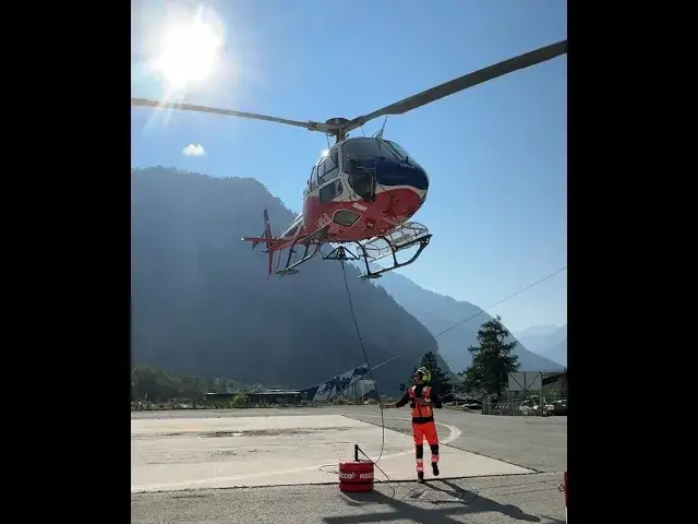 Video thumbnail for Recco Detector in Action:  Demo flight on the Mont Blanc seeking tiny Recco reflectors below