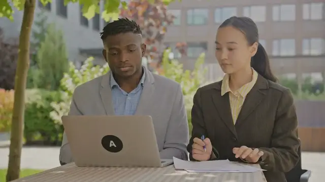 'Video thumbnail for How to Share a Google Docs Document to Public - Vegadocs'