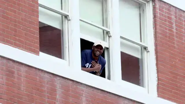 Video thumbnail for Texas Apartment Block Bursts Into Song | Happily TV