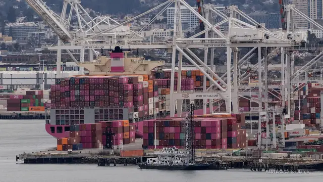 Video thumbnail for Four Senate Republicans voted against Trump’s tariffs on Canada