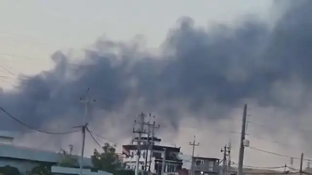 Video thumbnail for Iraq: Fire Erupts At Fuel Facility In Northern Iraq.