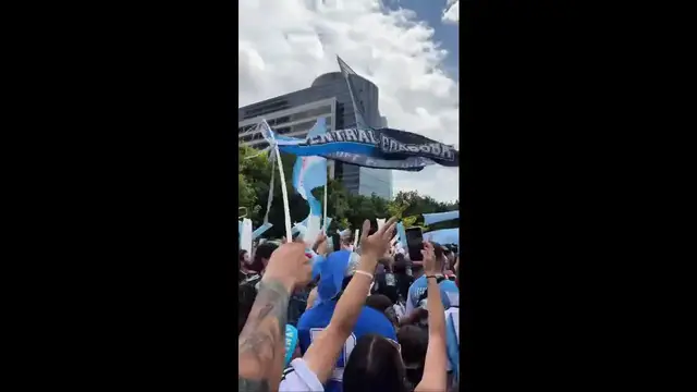 Video thumbnail for Argentine Fans Turn Dallas into a Sky Blue Party