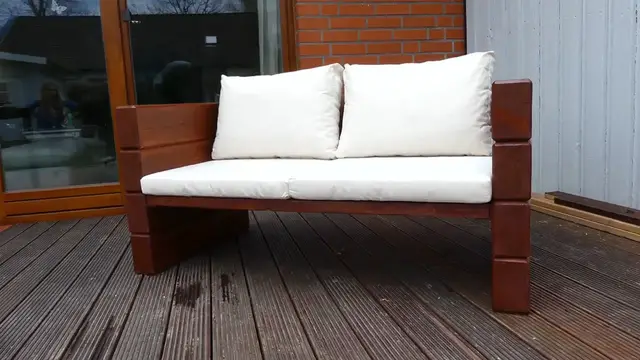 'Video thumbnail for DIY Modern outdoor sofa - Gartenbank selber bauen'