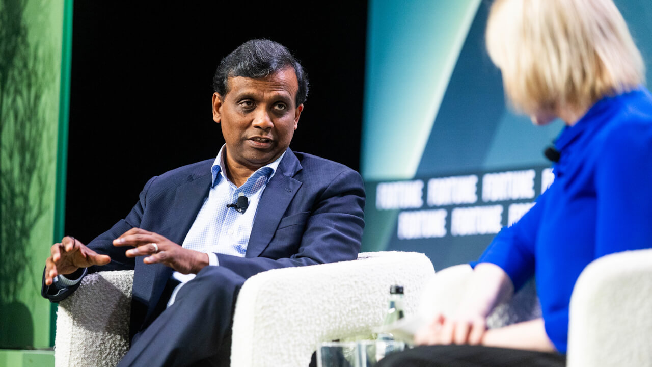 Video thumbnail for Cognizant's CEO is hiring over 20,000 entry-level graduates this year