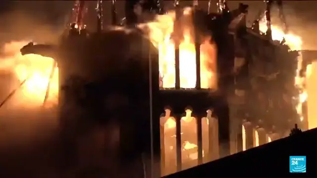 Video thumbnail for Major fire breaks out in historic church in Amsterdam