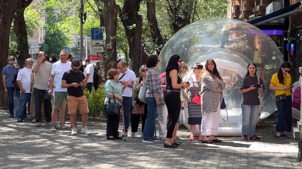 Video thumbnail for Armenia: Voting begins in Armenia's parliamentary elections (2).