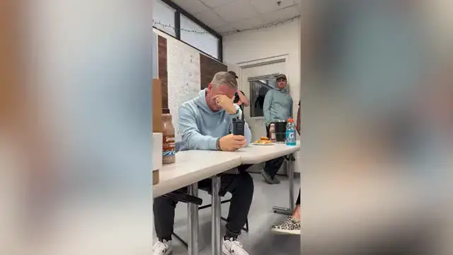 Video thumbnail for Retiring Police Chief Cries Hearing Wife On Final Sign-Off Call | Happily TV