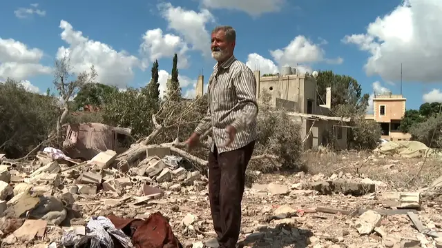Video thumbnail for Lebanese return to homes of rubble left by Israel in so-called ‘pilot zones’