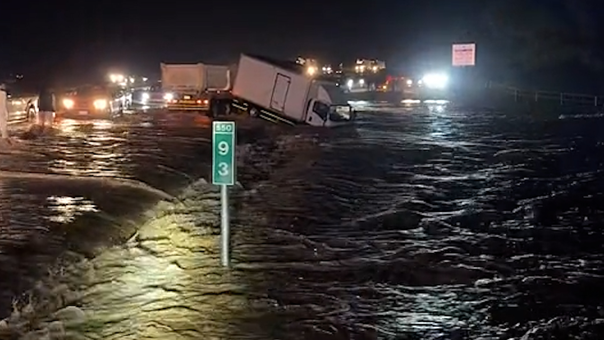 Video thumbnail for Severe flooding closes schools in Saudi Arabia